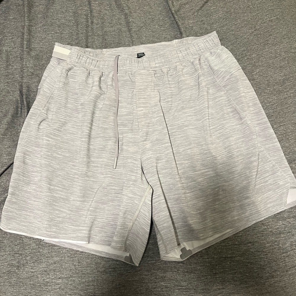 Men’s LULULEMON shorts Size L